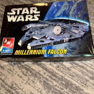 MT Star Wars Millennium Falcon Building Kit - Silver and Black